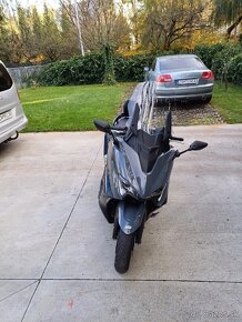 Yamaha T-MAX 560 - 3