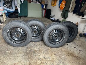 Disky 5x114,3 r16 s pneumatikami 215/60 r16 - 3