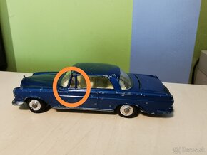 Corgi toys Mercedes 220 coupe - 3