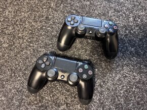 PS4 slim 500 GB + 2 ovládače + hry - 3