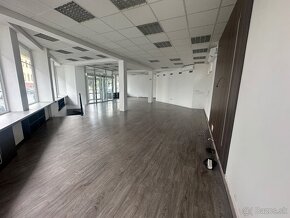 Na prenájom obchodný priestor 226m2 -Voľný Ihned - 3