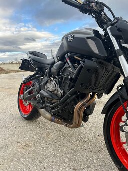 Yamaha MT 07 - 3