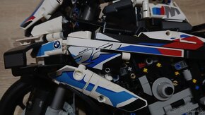 LEGO 42130 - BMW Motorrad M 1000 RR - 3