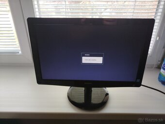 Monitor Philips 47cm.up. - 3