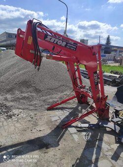 Zetor 7745 s nakladačom a SPZ - 3