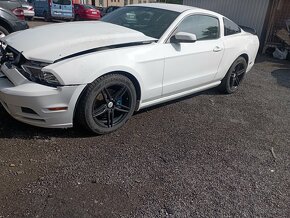 FORD MUSTANG 3,7L V6 RV 2014 227KW CZ. TP POJIZDNÉ, - 3