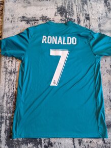 Dres Ronaldo - 3