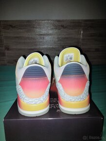 Air Jordan 3 Retro Medellín Sunset - 3