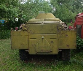 Predam plne pojazdné BRDM-2 je obojživelné obrnené vozidlo ; - 3