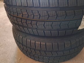 Zimné 225/65r16c - 3