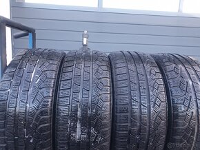 225/40 R18 - 3