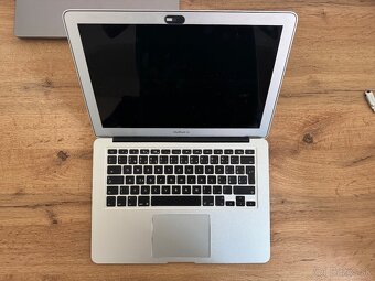 Predám MacBook Air 13” 2017 - 3