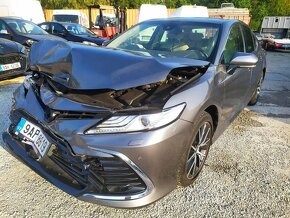 Toyota Camry Hybrid Luxury - 3