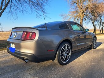 Predám auto Ford Mustang - 3