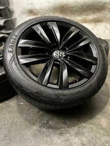 Letná sada VW Almere 5x112 R18 , 245/45/18 - VW Arteon - 3