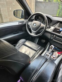 BMW X5 4.8i - 3