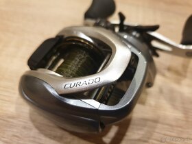 Predám navijak baitcast shimano curado - 3