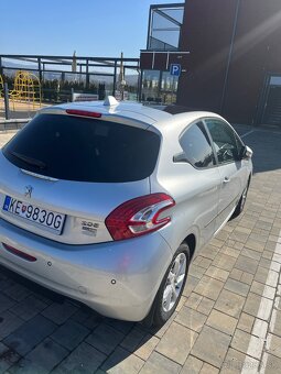 Peugeot 208 - 3