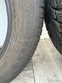 Nokian 255/55 R19 - 3