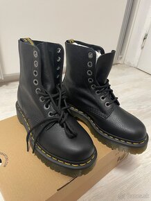 Dr. Martens - 3