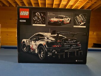 Lego Technic - Porsche 911 RSR (42096) - 3