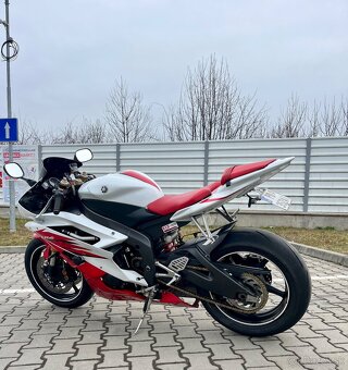 ✅ Yamaha R6 - 3