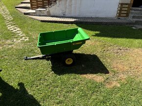 John Deere príves, vlečka za kosačku - 3