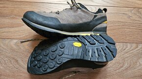 La SPORTIVA BOULDER X grey/yellow 43 1/3 - 3