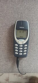 Klasická stará Nokia 3310 - 3