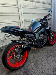 Yamaha FZ1 - 3