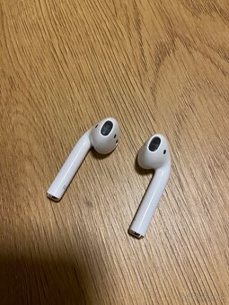 AirPods 2. generacia - 3