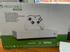 XBOX ONE S - all digital - 3