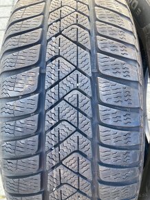 Predám dve zimné gumy PIRELLI 205/60 R16 - 3