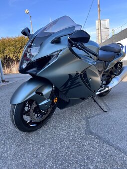 Suzuki Hayabusa GSX1300R - 3