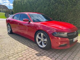 Dodge Charger 2015 3.6 krasne - 3