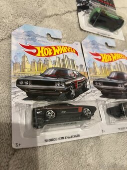 Hot wheels - 3