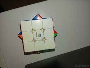 Darujem Rubikovú kocku monstergo so stojanom a vrecúškom - 3