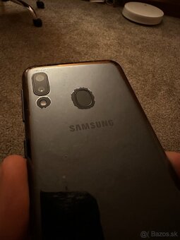 Predám Samsung Galaxy A20e čierny - 3