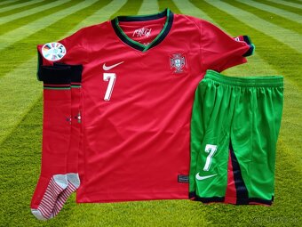 dres Ronaldo Portugal 2025 - 3