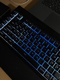 Herná klávesnica Corsair k55 RGB - 3