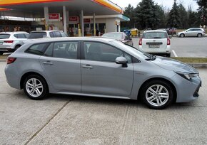 Toyota Corolla Combi 1.8 Hybrid e-CVT automat,kamera,navi,te - 3