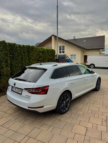 Skoda Superb 2.0 TDI Style 4x4 140kw - 3