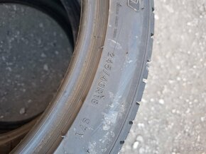 245/40 R18 - 3