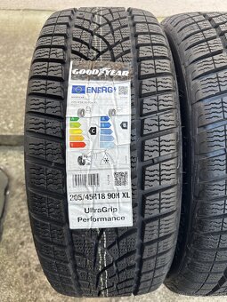 ZIMNE GOODYEAR 205/45 R18 - 3