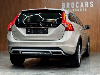 Volvo V60 D3 Cross Country 2.0D,Momentum,1Majiteľ - 3