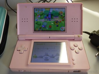 Nintendo DS Lite, nabíječka, stylus, hry, pouzdro - 3