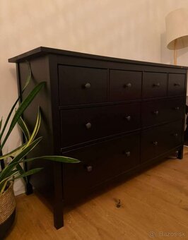 Hemnes IKEA komoda 8 zásuvkova tmavo hneda - 3