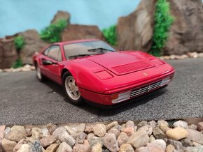 Prodám model 1:18 Ferrari 328GTB KYOSHO - 3