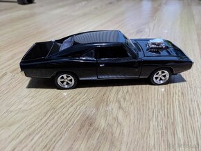 Predam kovovy model Dodge Charger - 3