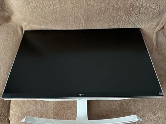 Monitor LG 27UD69 4K 27" biely - 3